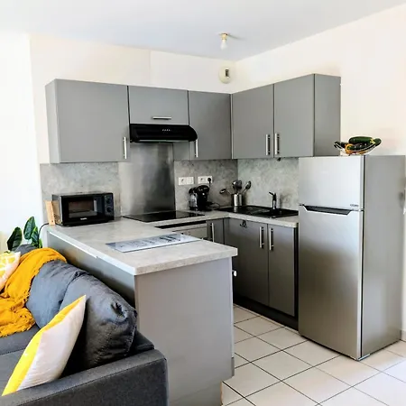 Maison Entiere A 200M Grande Plage Avec Jardin Et Velos Capacite 6 Personnes Holiday home *