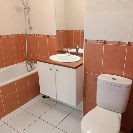 A 200m De La Grande Et Au Calme! Holiday home